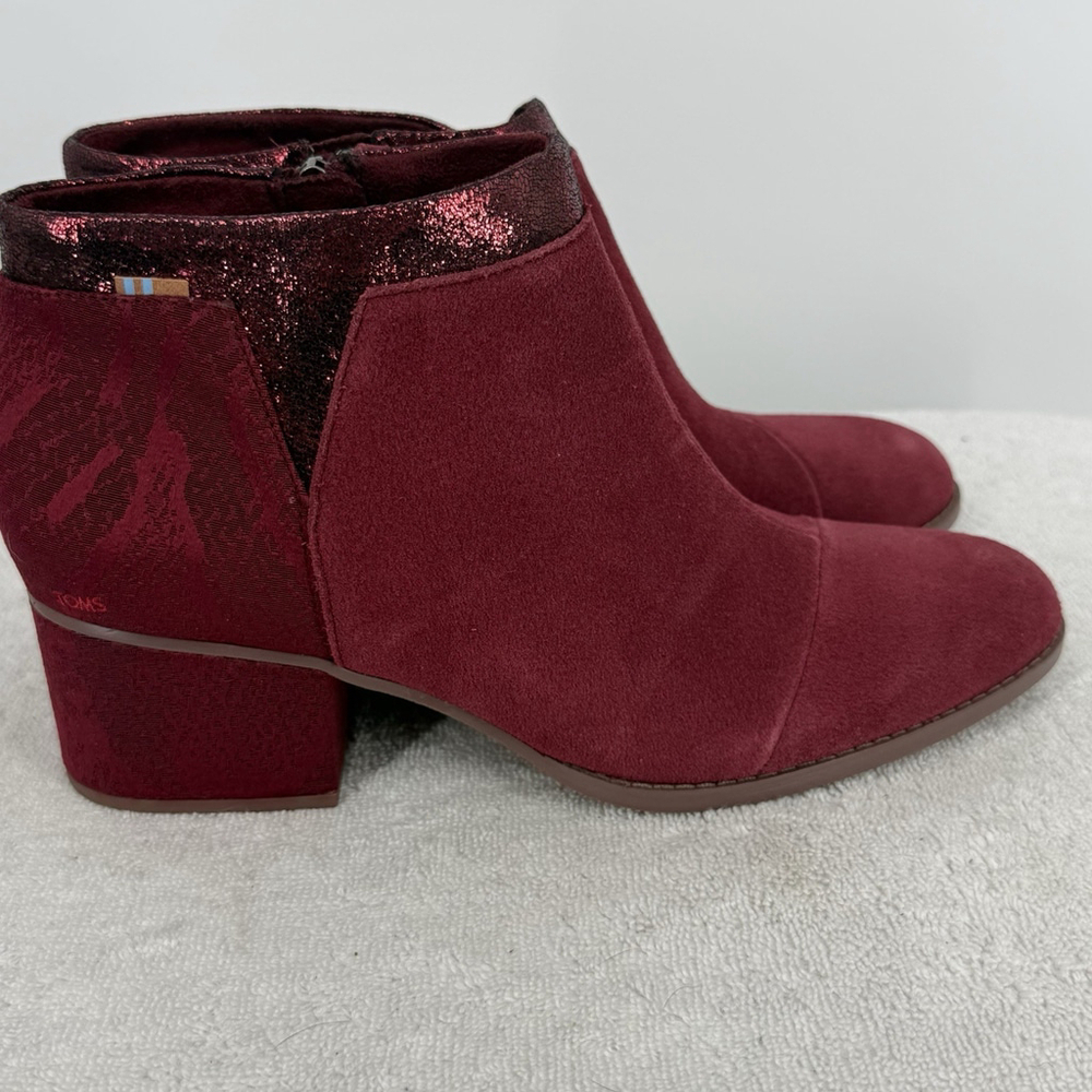 Toms Women’s 9 Red Suede Side Zip Loren Booties Ankle Boots Block Heel NWT